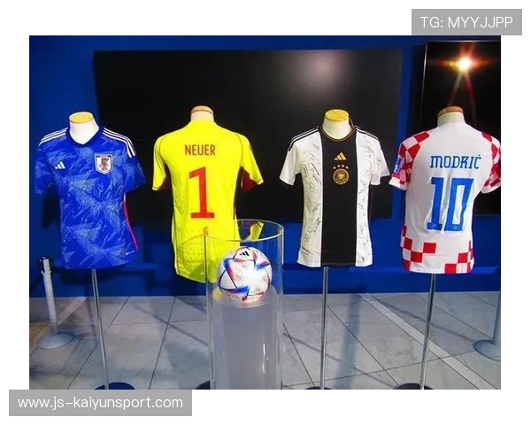 足球博物馆展出国脚签名球衣引关注，世界足球博物馆